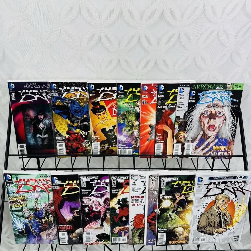 Justice League Dark 0 2-6 8 11 16 20-21 29 30 32-33  Futures‎ End Lot Zantana